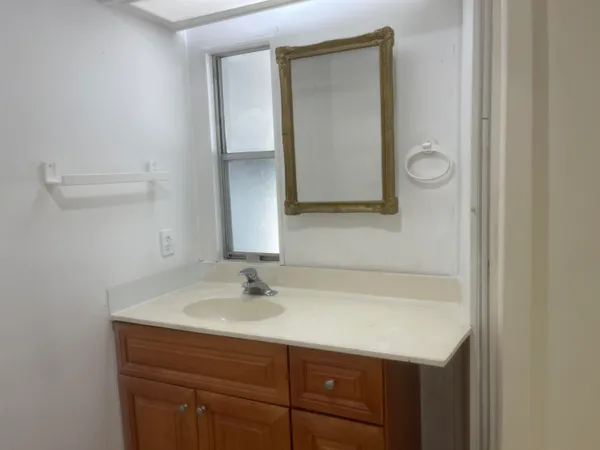$2,250 | 7518 Southeast Swan Avenue, Hobe Sound, FL 33455