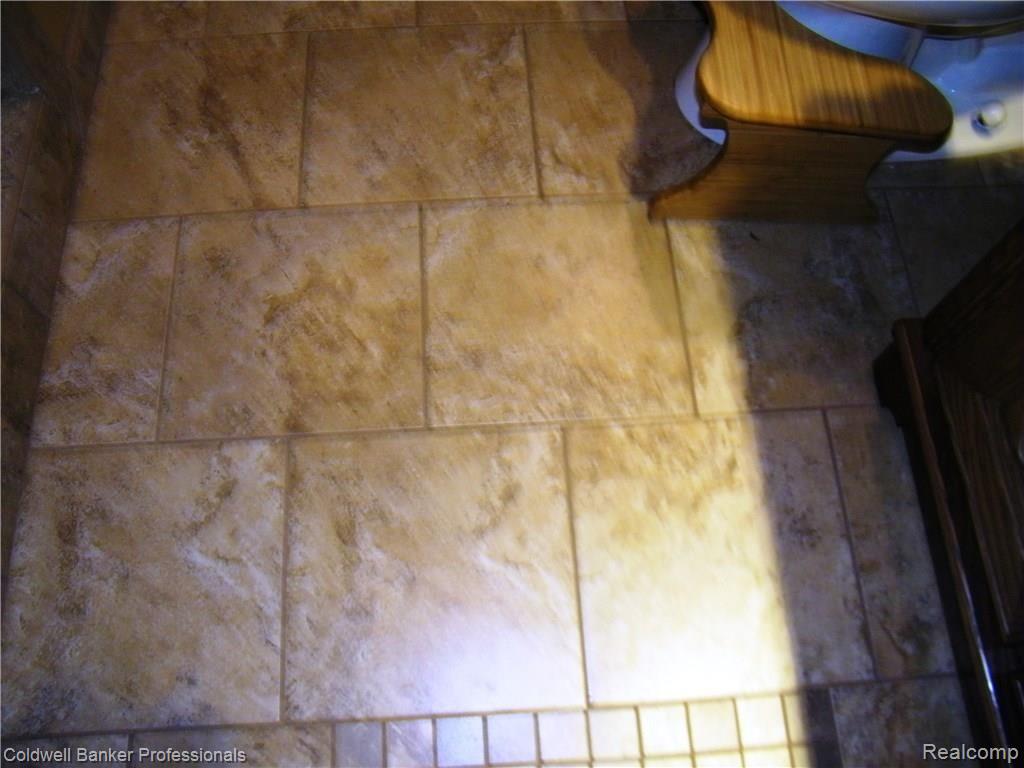 4744 Clear Lake Road North Branch, MI 48461 - Photo 20 of 34 100_4633.jpg
