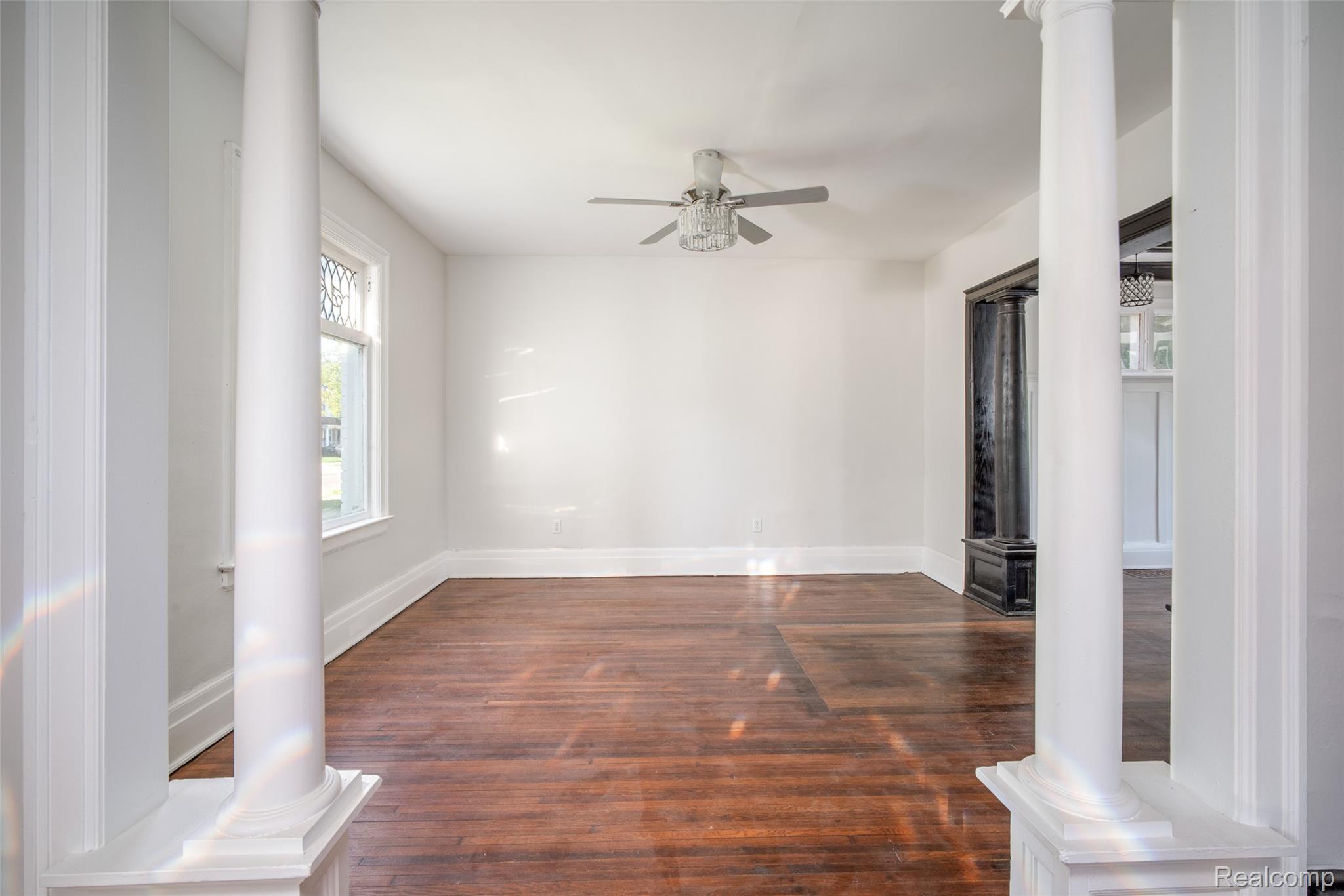 708 Webb Street Detroit, MI 48202 - Photo 6 of 32 6.jpg