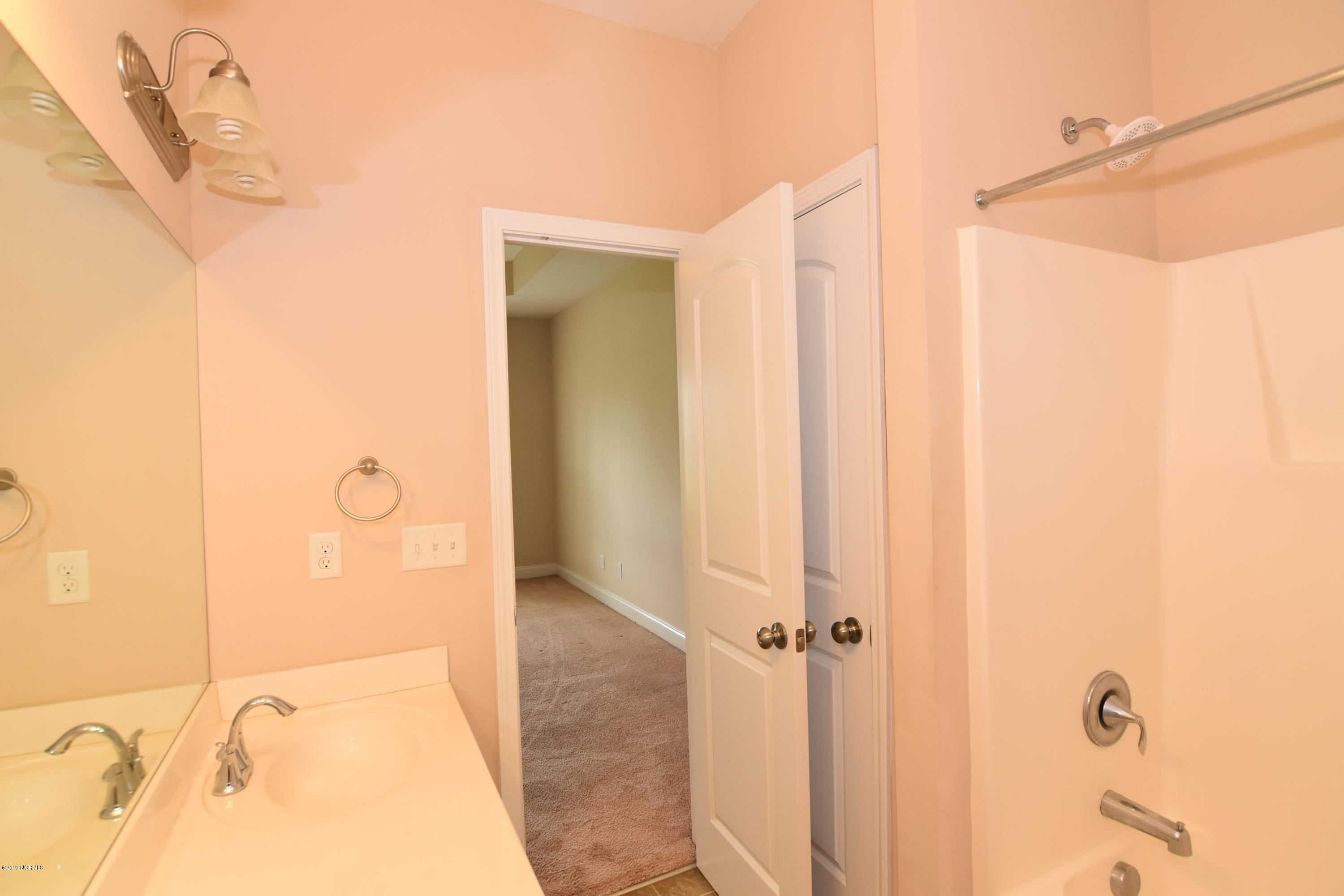 337 Folkstone Road Holly Ridge, NC 28445 - Photo 15 of 27 14