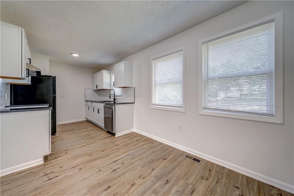 4718 Appleton Avenue Kansas City, MO 64133 - Photo 4 of 10