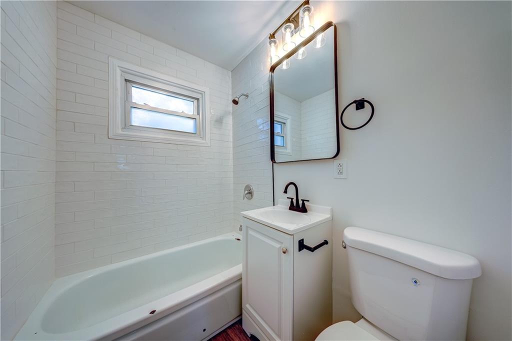 4718 Appleton Avenue Kansas City, MO 64133 - Photo 7 of 10