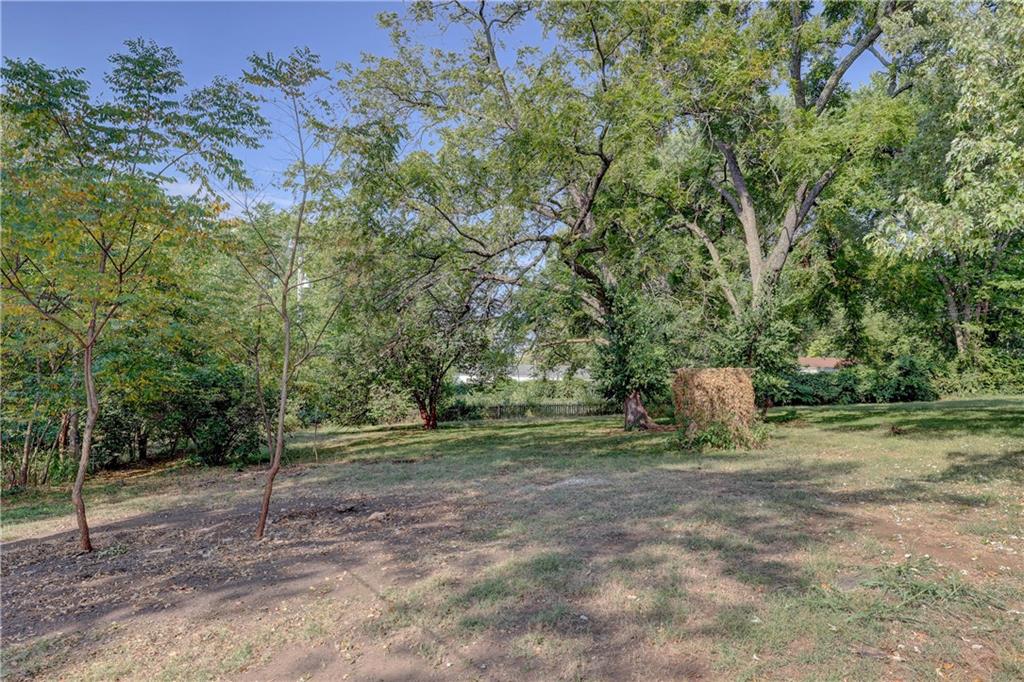 4718 Appleton Avenue Kansas City, MO 64133 - Photo 8 of 10