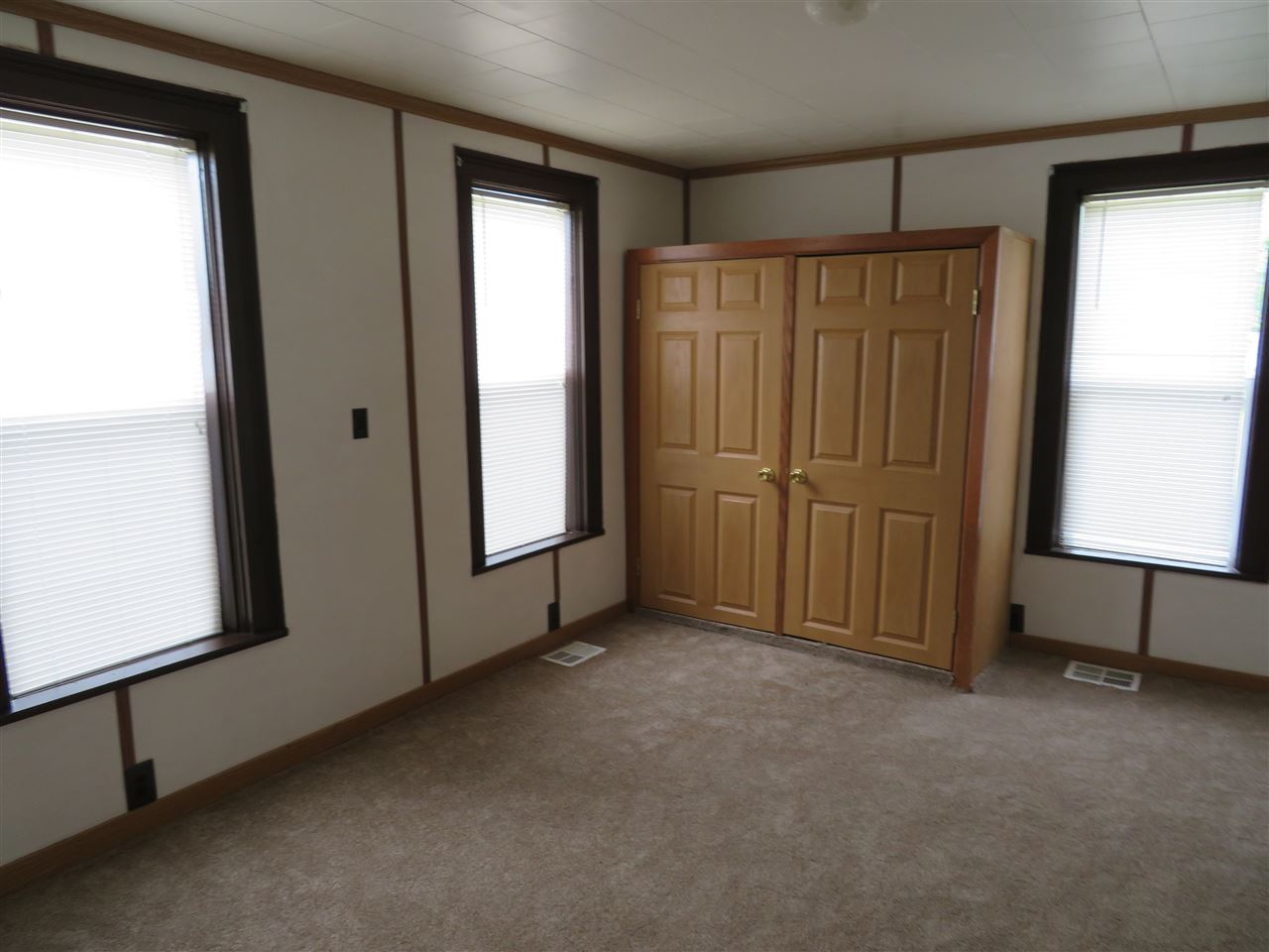 233 Depot Street Butler, IN 46721 - Photo 11 of 17