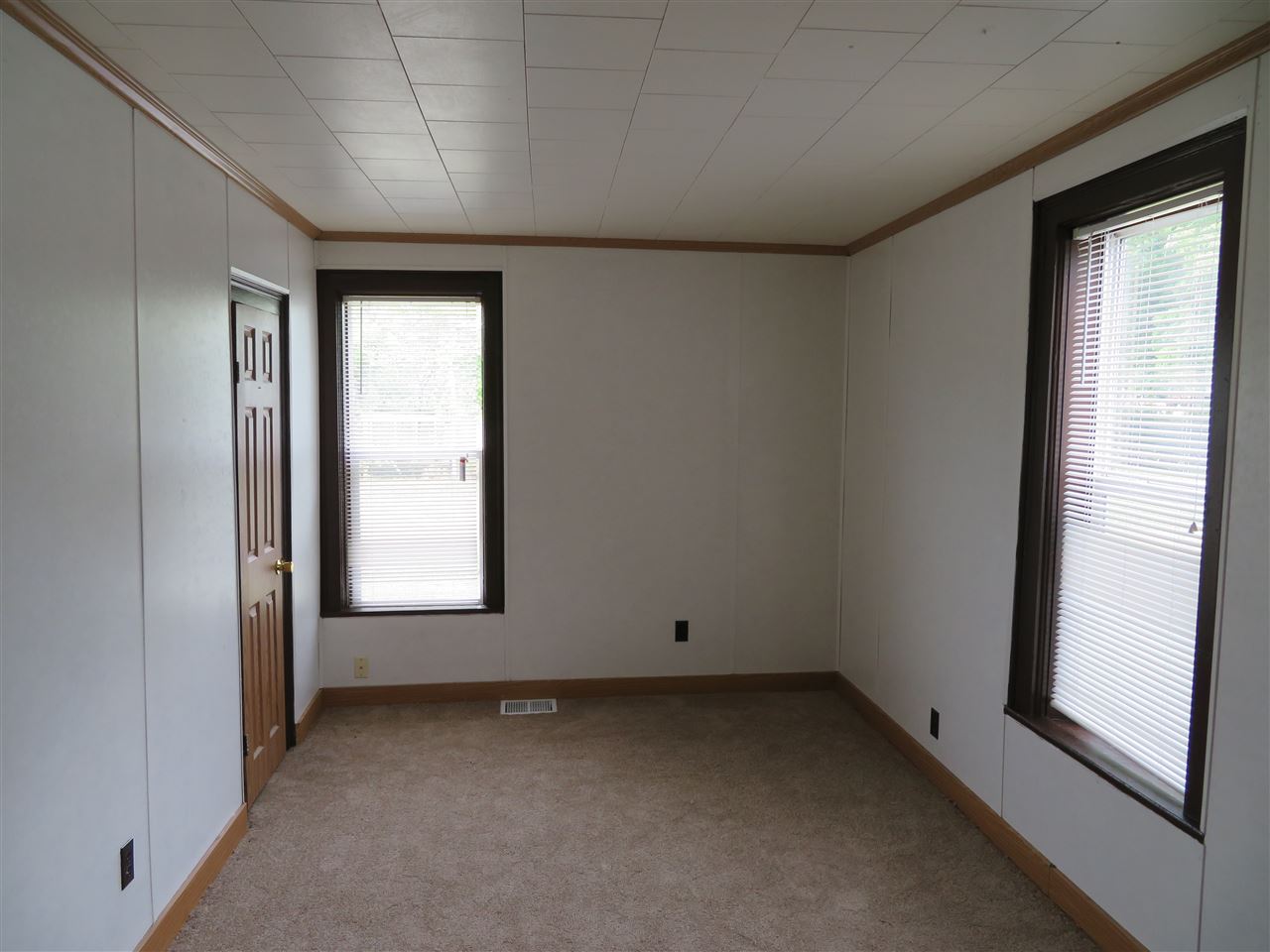 233 Depot Street Butler, IN 46721 - Photo 10 of 17