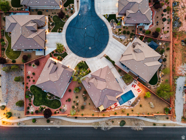 210 Talon Court Ivins, UT 84738 - Photo 59 of 60 Bird's eye view of a pool