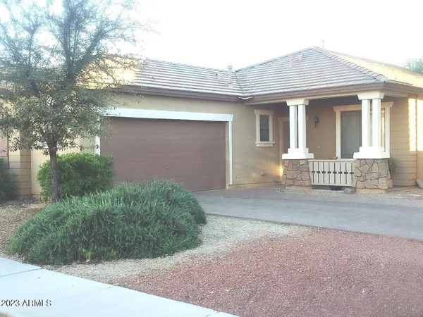 $1,995 | 2024 South Falcon Drive, Gilbert, AZ 85295