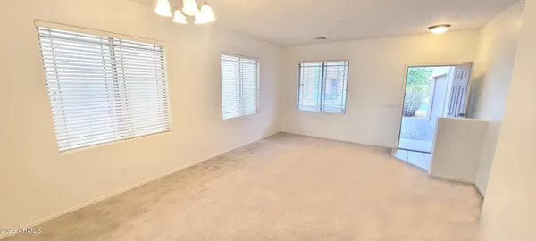 $1,995 | 2024 South Falcon Drive, Gilbert, AZ 85295