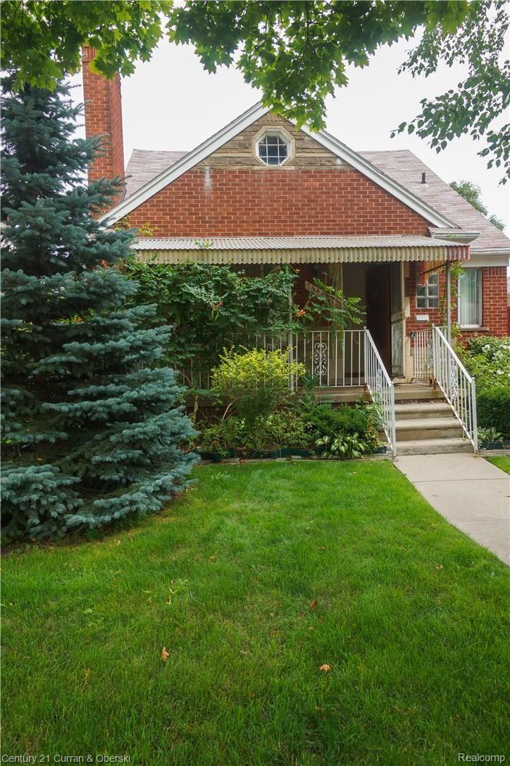 7644 Miller Road Dearborn, MI 48126 - Photo 7 of 33 02 - front of the house - from the left (1).jpg
