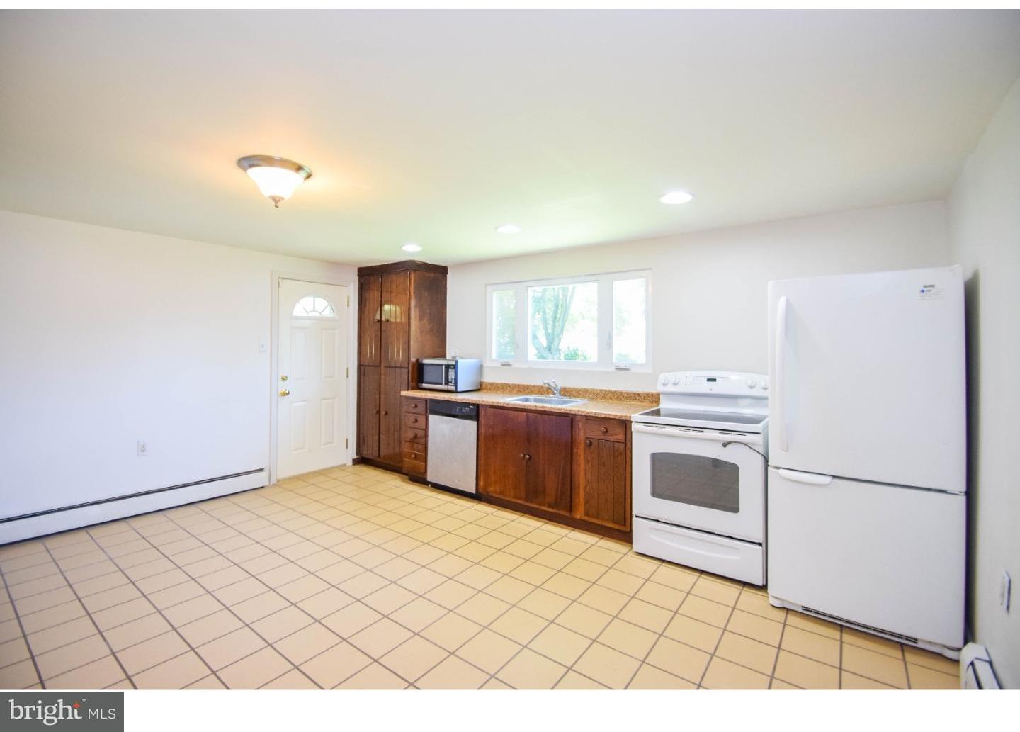 1445 Nevarc Road Warminster, PA 18974 - Photo 7 of 16 Gallery Image 7