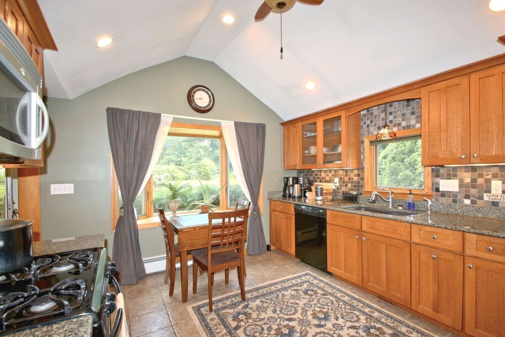 32 Pine Ridge Road Wayland, MA 01778 - Photo 2 of 17