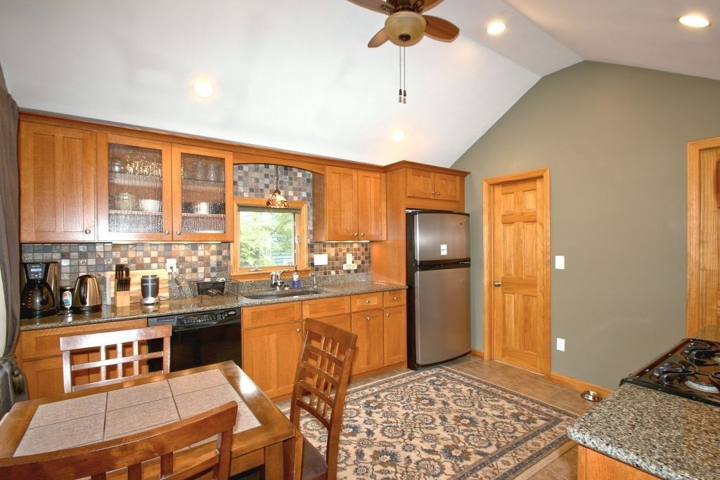 32 Pine Ridge Road Wayland, MA 01778 - Photo 3 of 17
