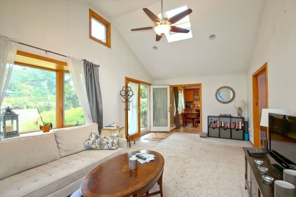 32 Pine Ridge Road Wayland, MA 01778 - Photo 5 of 17