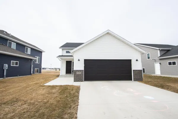 $369,000 | 5534 8th Street West, West Fargo, ND 58078