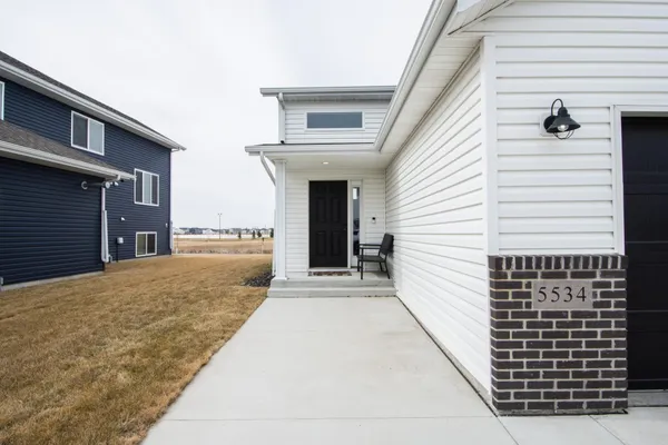 $369,000 | 5534 8th Street West, West Fargo, ND 58078