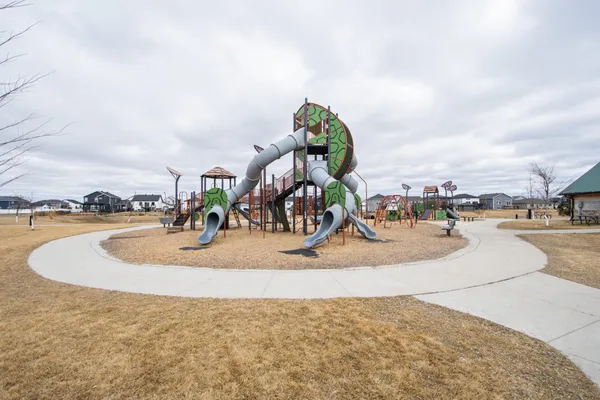 $369,000 | 5534 8th Street West, West Fargo, ND 58078