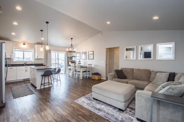 $369,000 | 5534 8th Street West, West Fargo, ND 58078