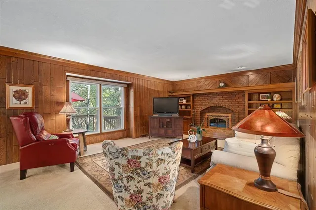 $560,000 | 13212 West 84th Street, Lenexa, KS 66215