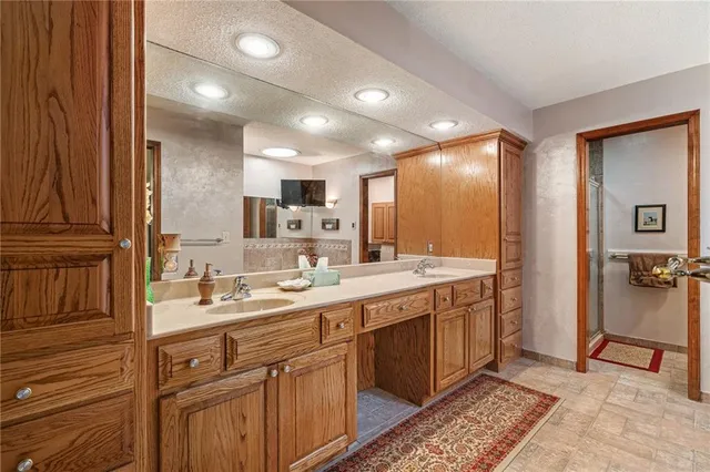 $560,000 | 13212 West 84th Street, Lenexa, KS 66215