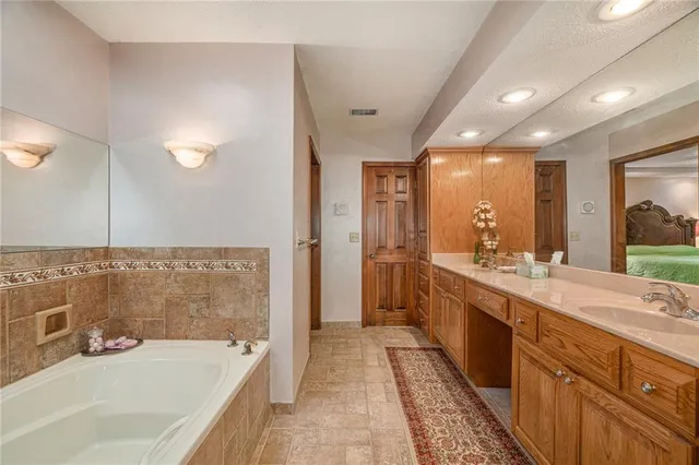 $560,000 | 13212 West 84th Street, Lenexa, KS 66215