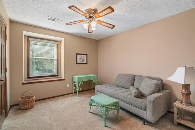 $560,000 | 13212 West 84th Street, Lenexa, KS 66215