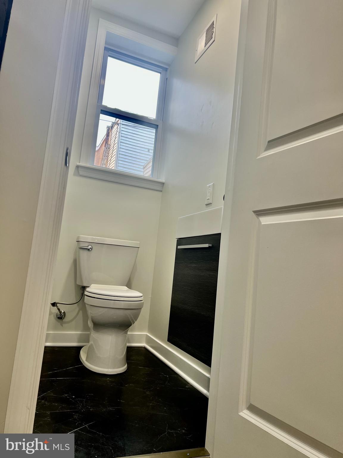 5408 Spring Street Philadelphia, PA 19139 - Photo 16 of 27 Powder Room