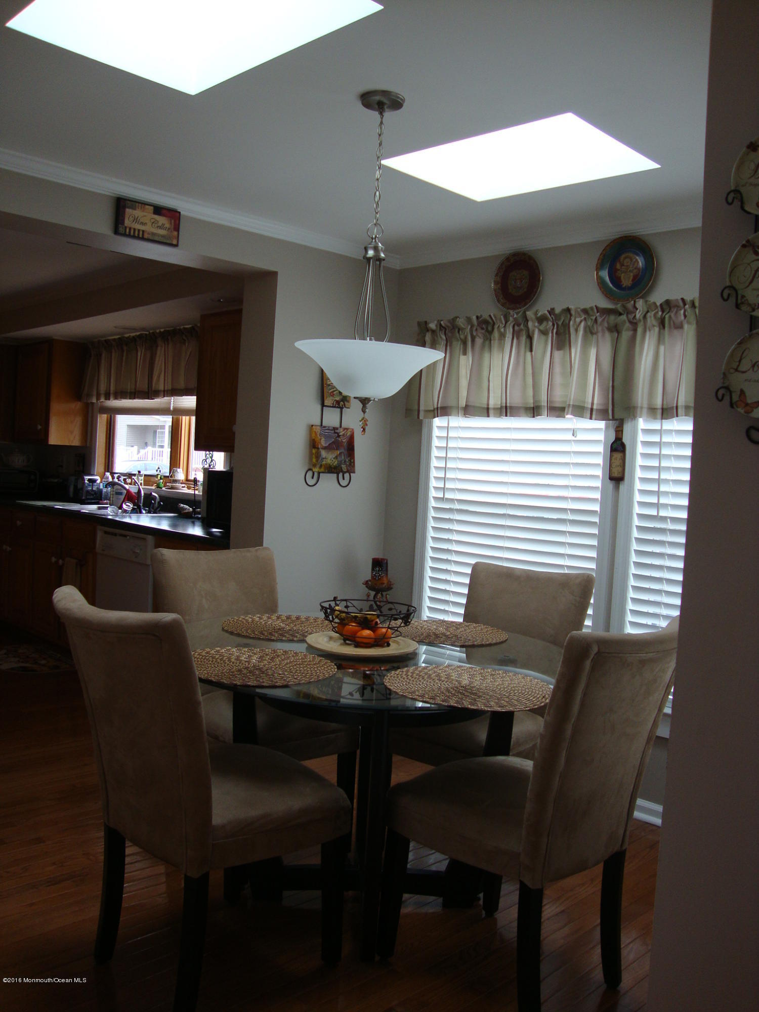 912 Oak Ridge Terrace Whiting, NJ 08759 - Photo 8 of 29 912 Oak Ridge 003