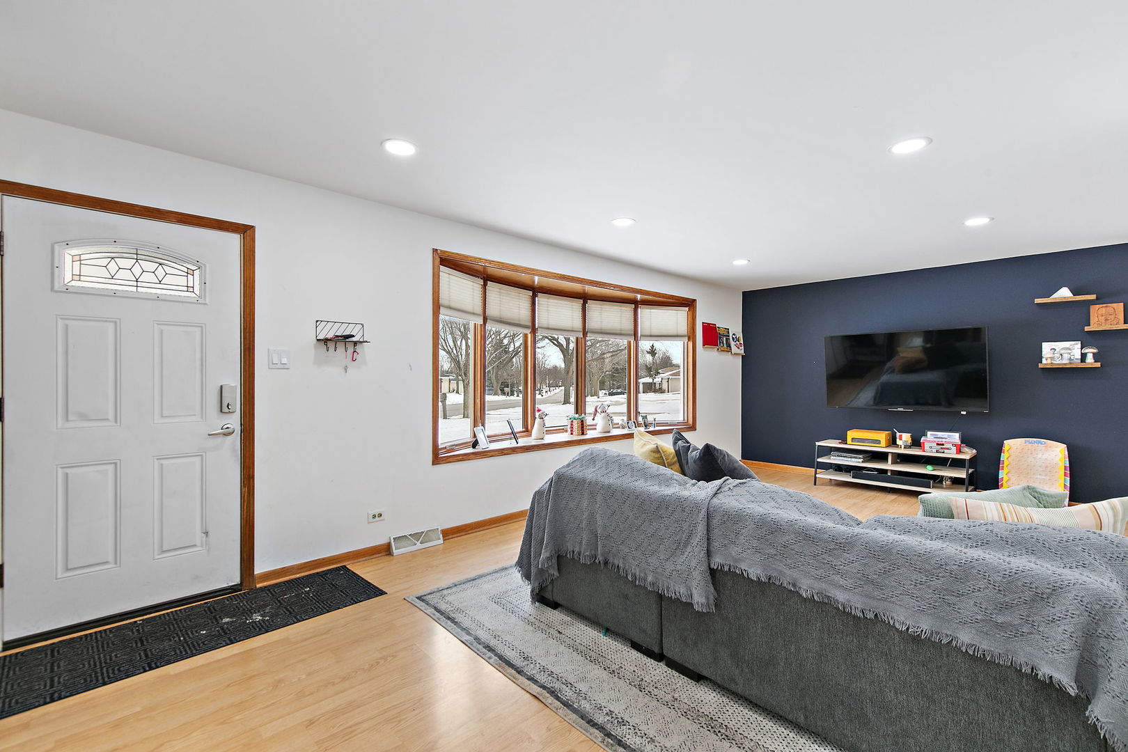 2021 West Spring Ridge Drive Arlington Heights, IL 60004 - Photo 3 of 25