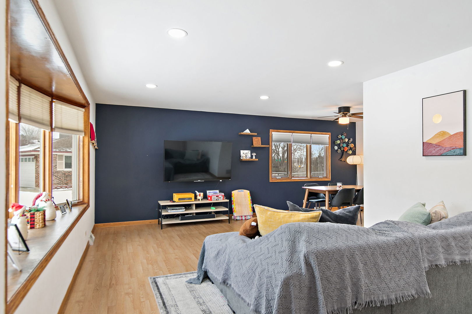 2021 West Spring Ridge Drive Arlington Heights, IL 60004 - Photo 4 of 25