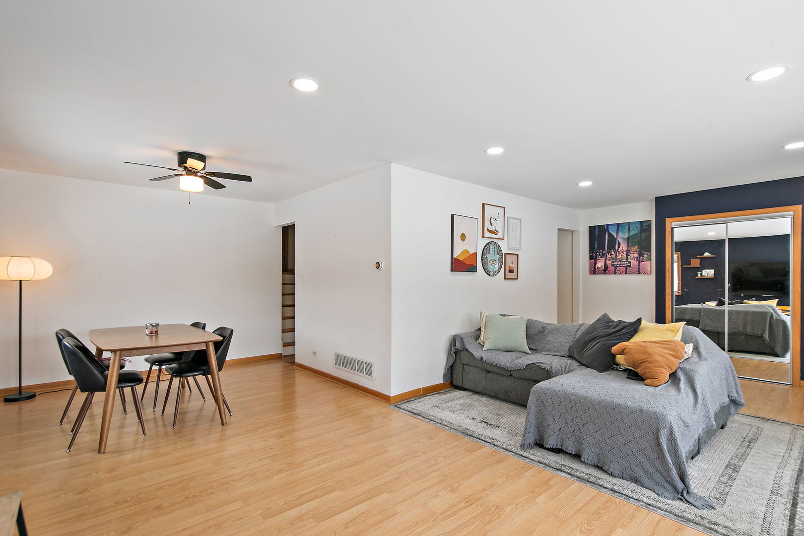 2021 West Spring Ridge Drive Arlington Heights, IL 60004 - Photo 6 of 25