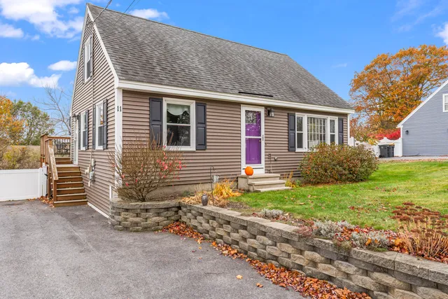 $469,000 | 11 Phillip Street, Scarborough, ME 04074