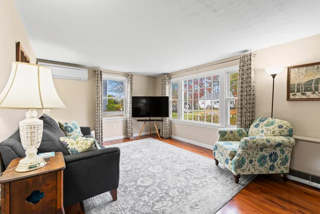 $469,000 | 11 Phillip Street, Scarborough, ME 04074