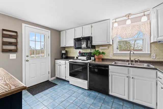 $469,000 | 11 Phillip Street, Scarborough, ME 04074