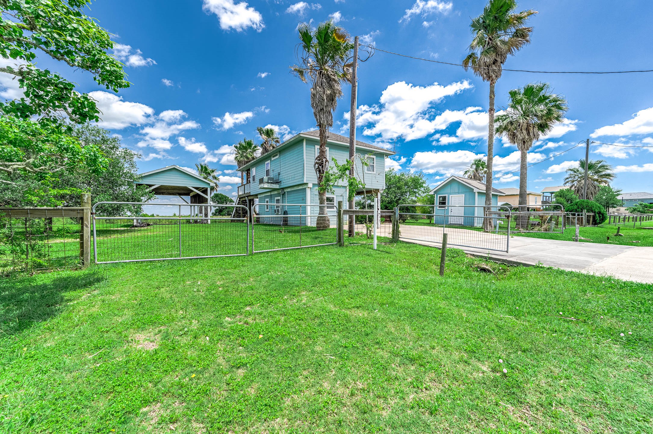 171 County Road 299 Sargent, TX 77414 - Photo 5 of 46