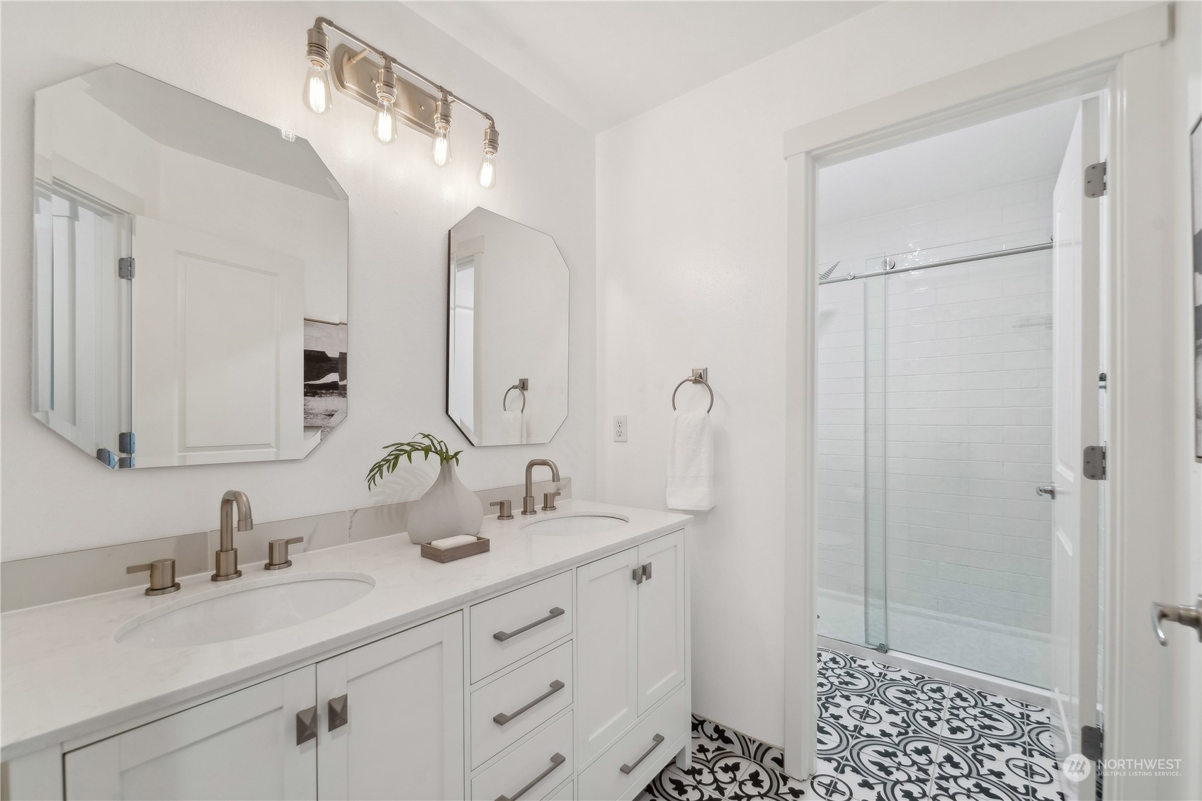 2121 Kennewick Place Northeast Renton, WA 98056 - Photo 25 of 40 Gallery Image 25
