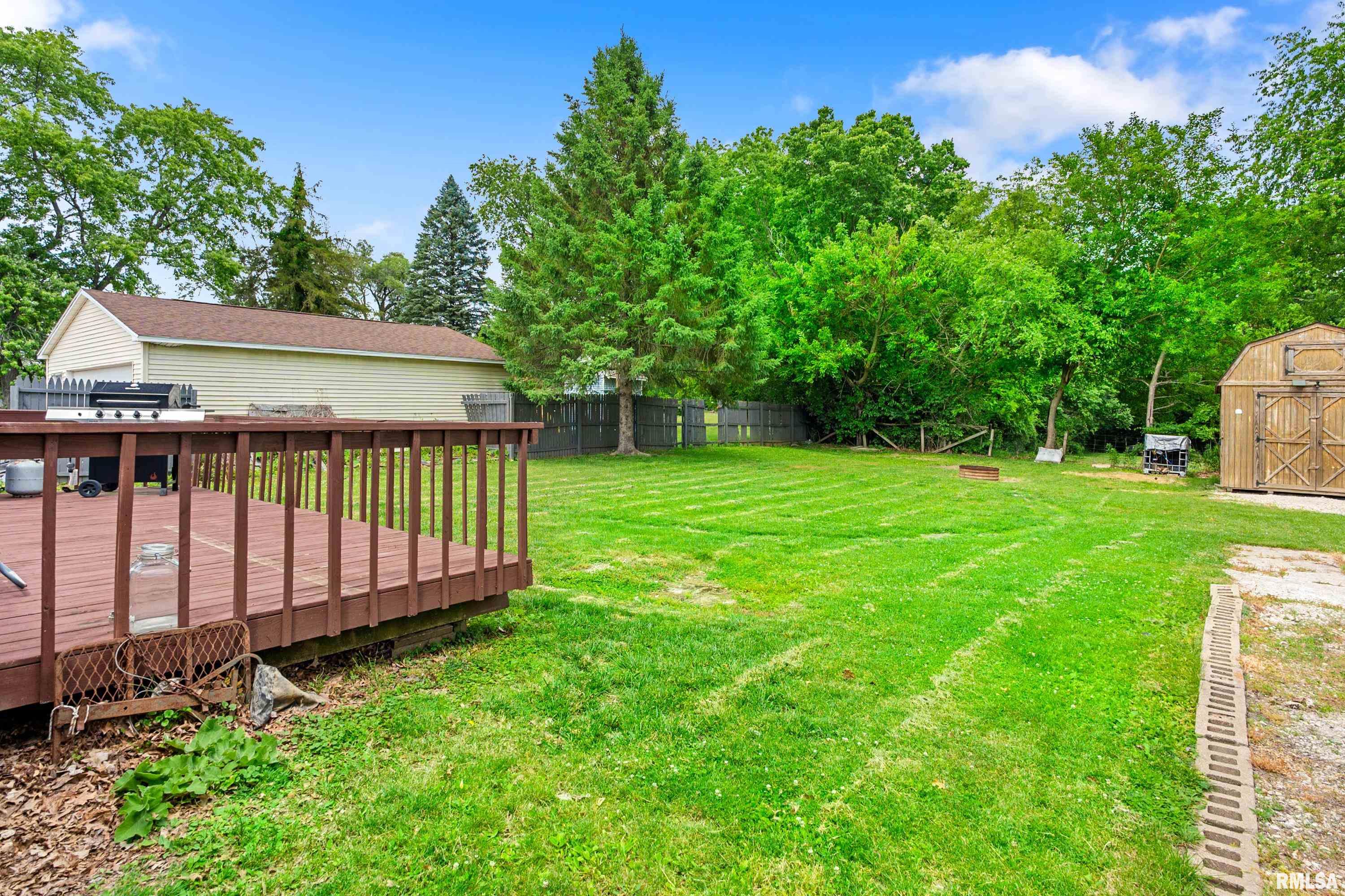 403 Edgewood Court Washington, IL 61571 - Photo 5 of 33