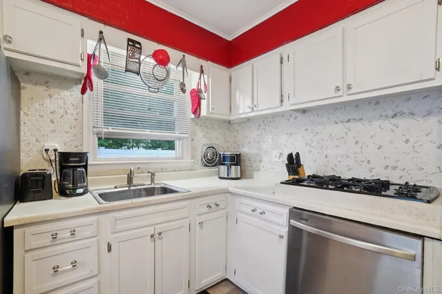 $575,000 | 35 Andre Avenue, Tappan, NY 10983