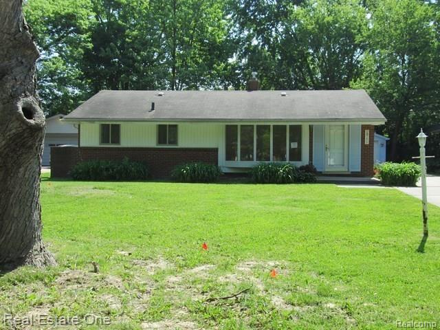 29732 Fall River Road Southfield, MI 48076 - Photo 2 of 17