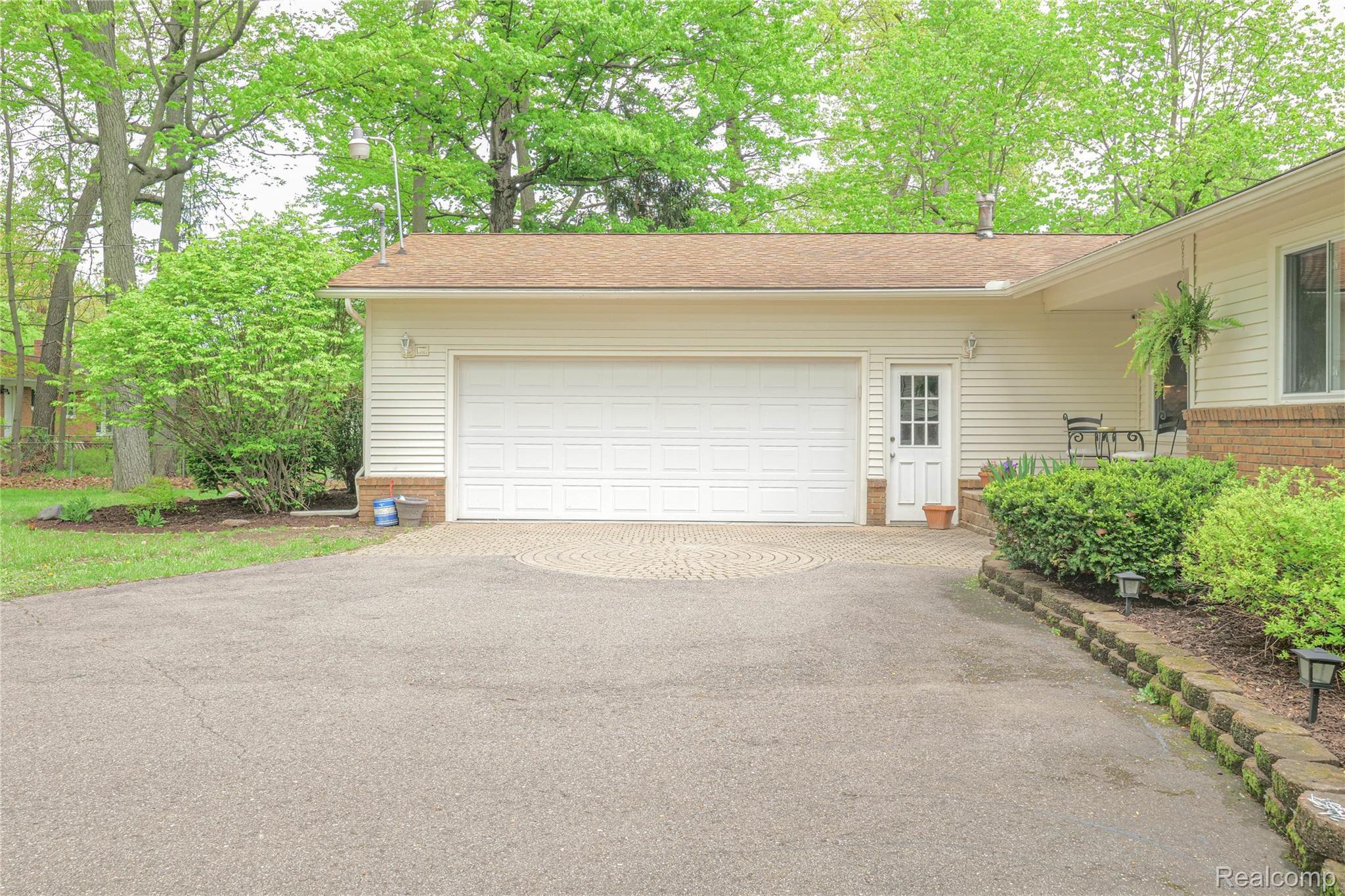 1188 James R Street Howell, MI 48843 - Photo 32 of 34 PANA2702.jpg