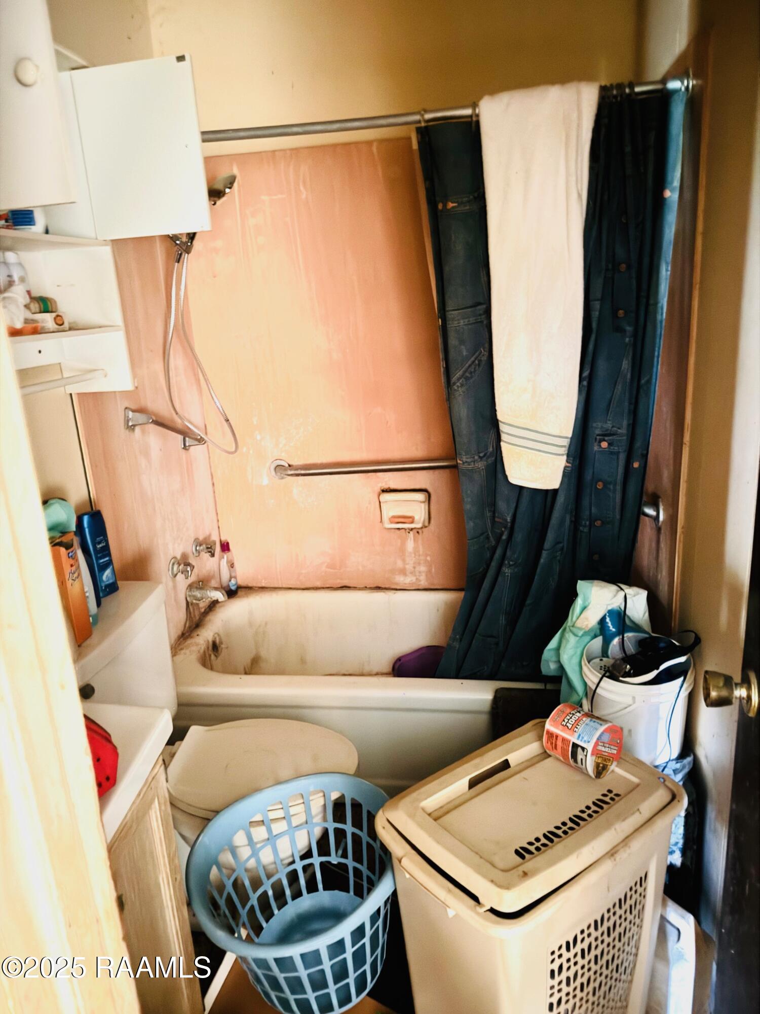 304 Guidry Road Lafayette, LA 70503 - Photo 4 of 7 Bath