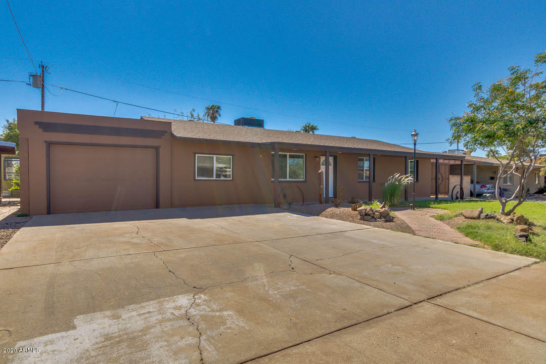2249 East Marilyn Road Phoenix, AZ 85022 - Photo 2 of 33 02-Marilyn