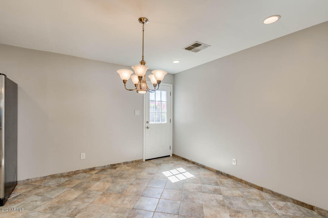 2249 East Marilyn Road Phoenix, AZ 85022 - Photo 6 of 33 07-Marilyn