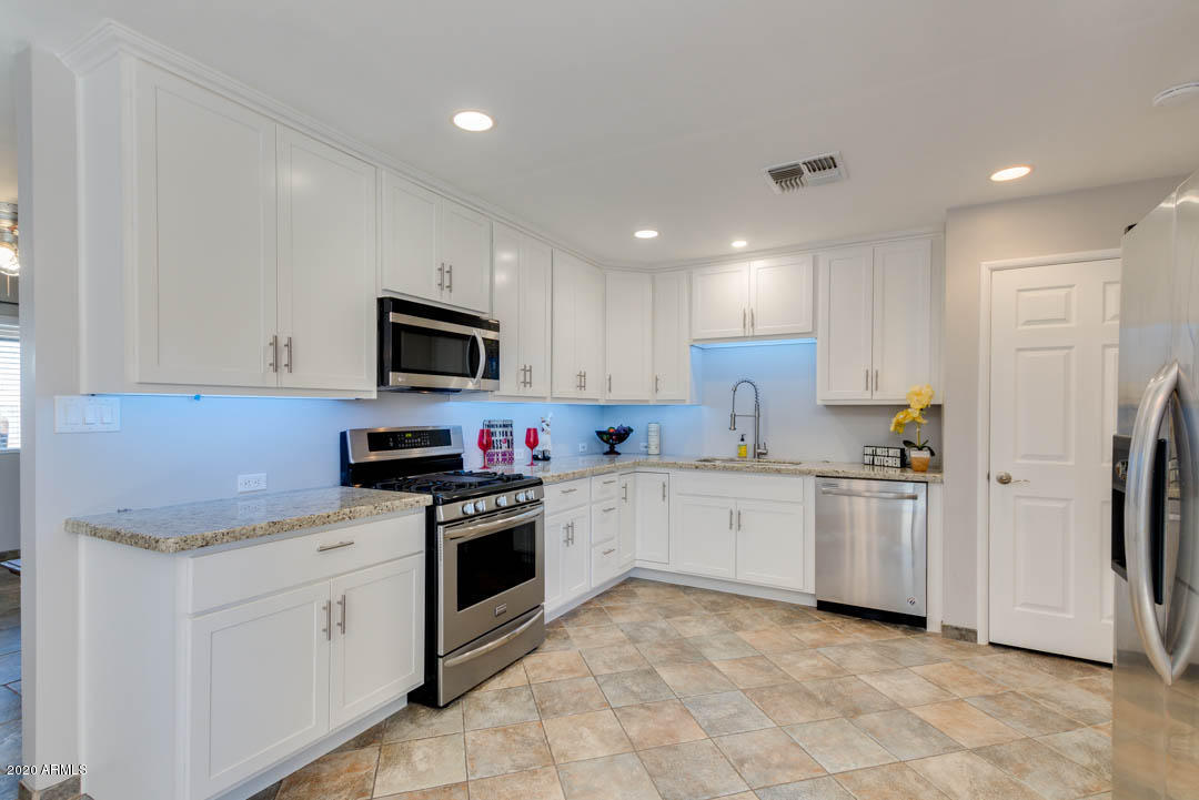 2249 East Marilyn Road Phoenix, AZ 85022 - Photo 9 of 33 10-Marilyn