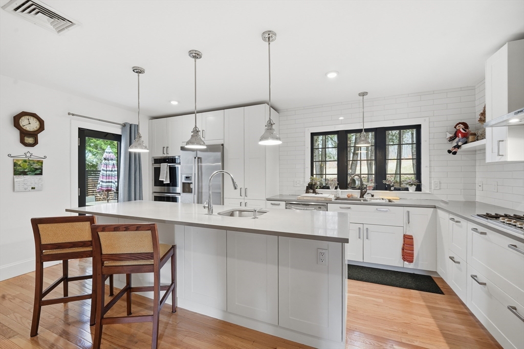 54 Huntington Road Hadley, MA 01035 - Photo 4 of 38