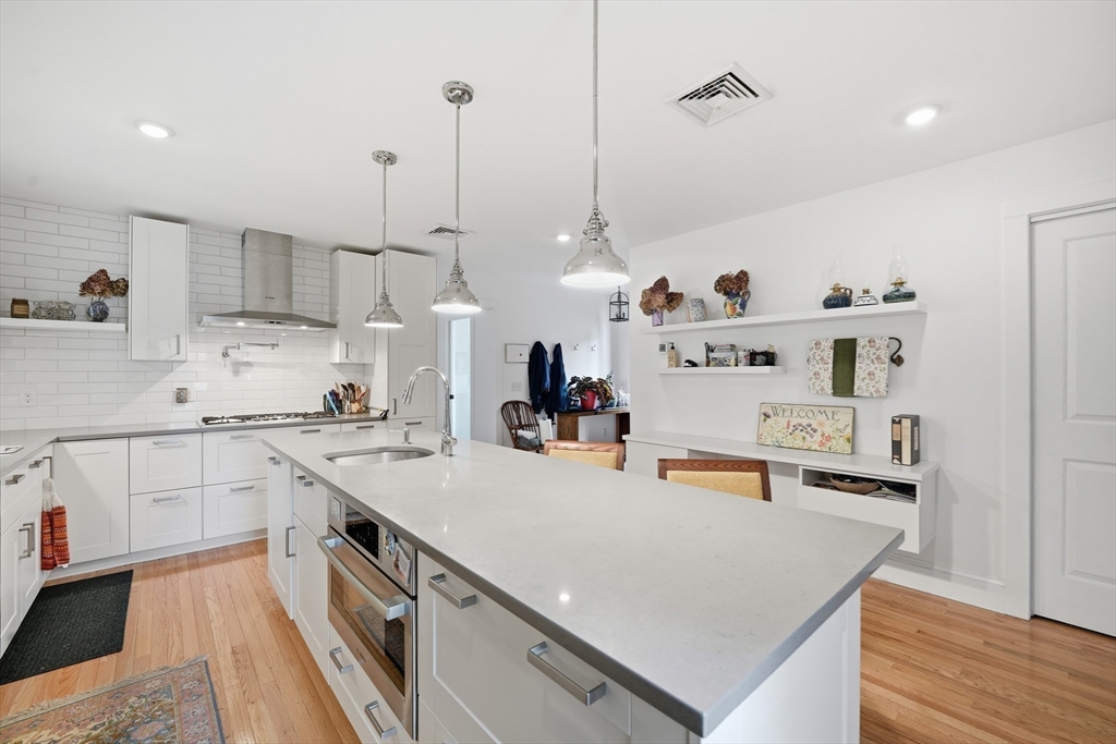 54 Huntington Road Hadley, MA 01035 - Photo 9 of 38