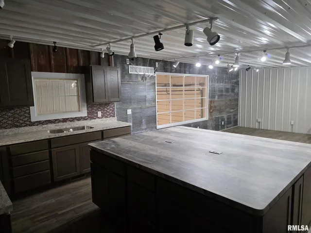 $379,900 | 1139 East Guth Road, Washington, IL 61571