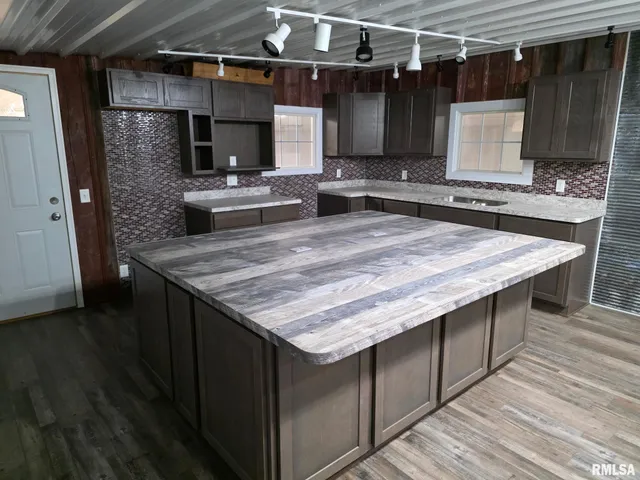 $379,900 | 1139 East Guth Road, Washington, IL 61571