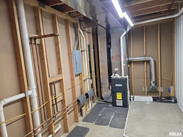 $379,900 | 1139 East Guth Road, Washington, IL 61571