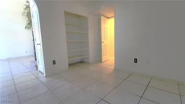 $2,000 | 2632 Ironside Drive, Las Vegas, NV 89108