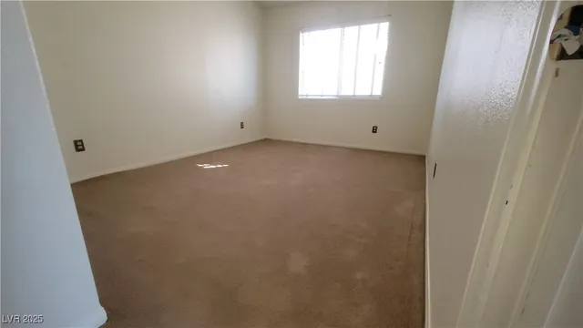 $2,000 | 2632 Ironside Drive, Las Vegas, NV 89108